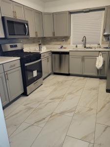 579 Price Avenue, Calumet City, Illinois 60409