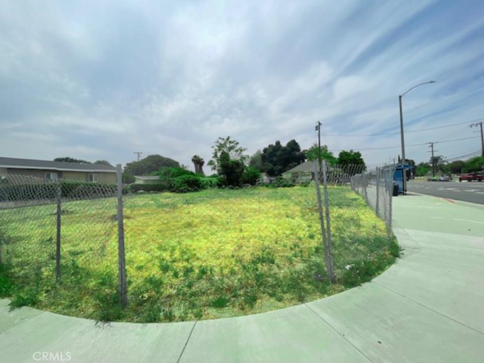 796 Philadelphia Street, Pomona, California 91766, Stati Uniti