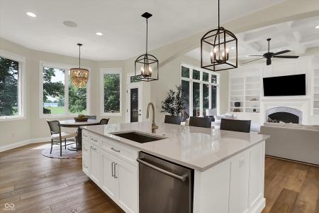 8905 Stonebriar Drive, Indianapolis, Indiana 46259, USA