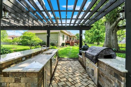 8905 Stonebriar Drive, Indianapolis, Indiana 46259, USA