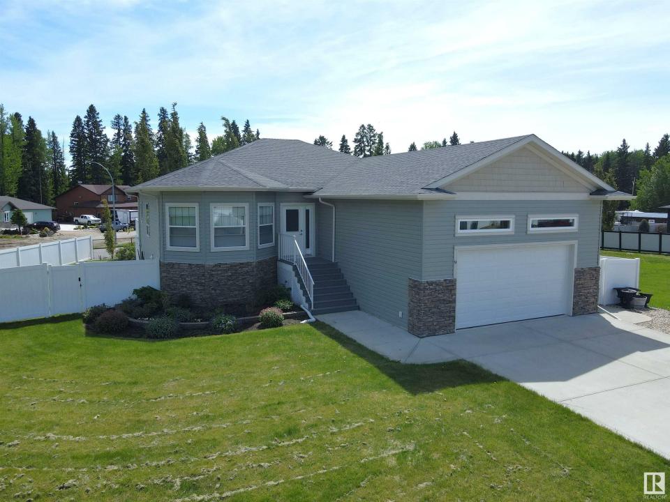 9 FRASER DRIVE, Breton, Alberta T0C 0P0, Canada