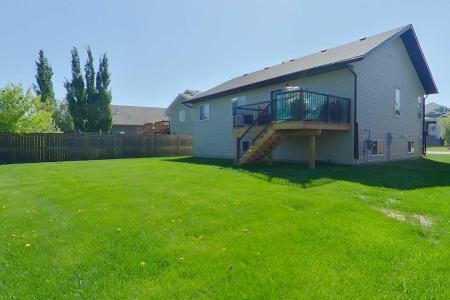 908 7 AVENUE SE, Slave Lake, Alberta T0G 2A3, Canada
