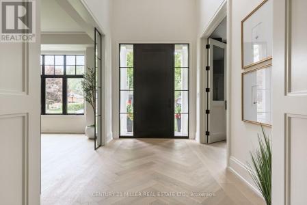 331 SANDLEWOOD ROAD, Oakville (wo West), Ontario L6L 3R9, Canada