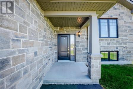 2300 CREWSON COURT, Cornwall, Ontario K6H 7N2, Canada