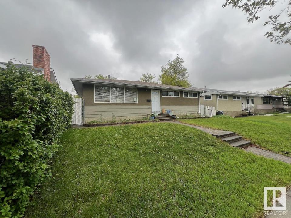 10816 163 STREET NW, Edmonton, Альберта T5P 3P6, Канада