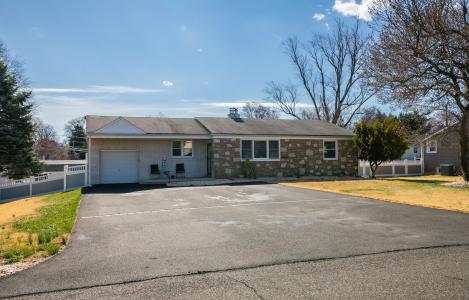 27 N Westview Ave, Feasterville Trevose, Pennsylvania 19053, USA