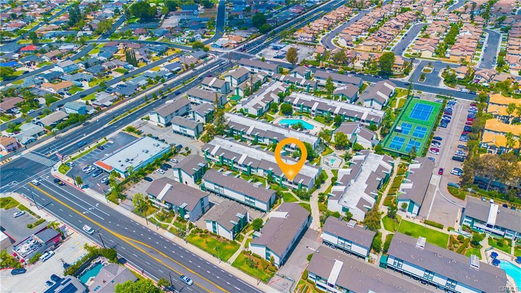 15321 Santa Getrudes Avenue #J210, La Mirada, Калифорния 90638, Соединенные Штаты