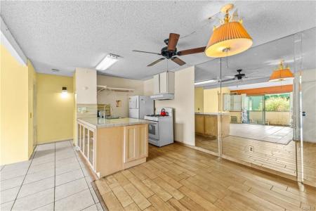 15321 Santa Getrudes Avenue #J210, La Mirada, Калифорния 90638, Соединенные Штаты