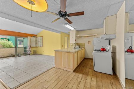 15321 Santa Getrudes Avenue #J210, La Mirada, Калифорния 90638, Соединенные Штаты