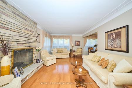 4668 PINEDALE DRIVE, Niagara Falls, Ontario L2E 6M8, Canada