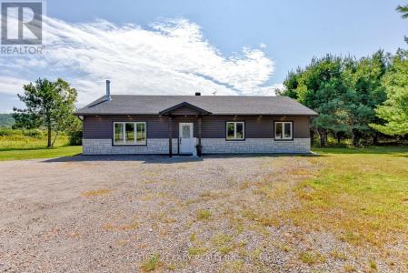 64 EASTERN AVENUE, Greater Madawaska, 安大略省 K7V 1N3, 加拿大