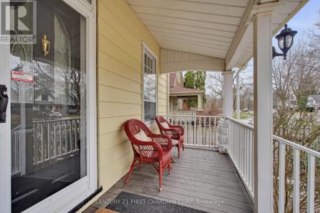 353 CHEAPSIDE STREET, London East (east B), Ontario N6A 2A7, CANADÁ