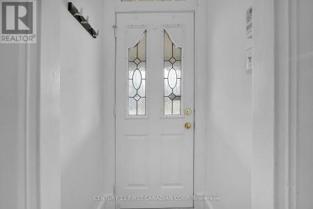 353 CHEAPSIDE STREET, London East (east B), Ontario N6A 2A7, CANADÁ