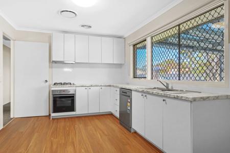19 Georgiana Crescent, Ambarvale, NSW 2560, Australia