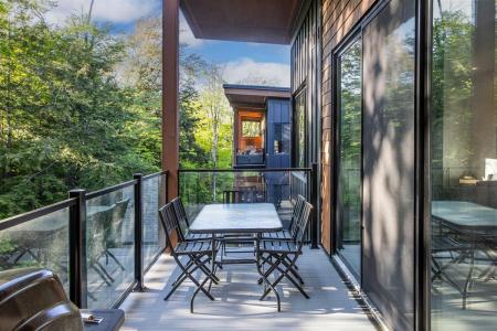 5125  Ch. du Parc, Orford, Quebec J1X 7N9, Canada