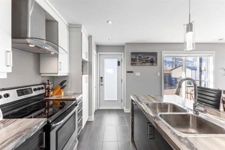 103  Rue Naomie, Saint-Rémi, Québec J0L 2L0, Canada