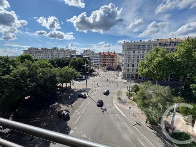 Lyon, Rhône-Alpes 69007, France