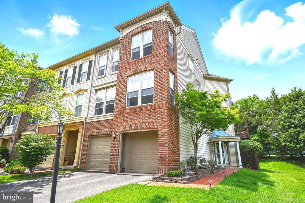 21417 Falling Rock Terrace, Broadlands, Virgínia 20148, Estados Unidos