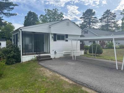 21 Greenwich Trail, Concord, New Hampshire 03301