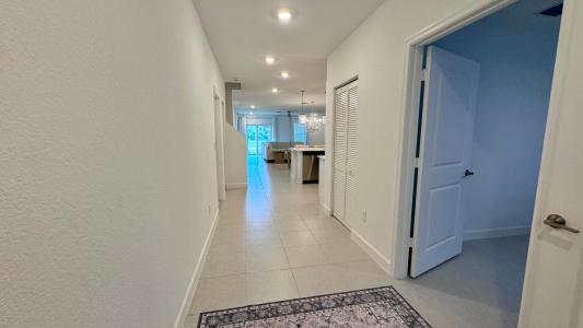 6731 NW Windwood Way, Port Saint Lucie, Florida 34987, USA