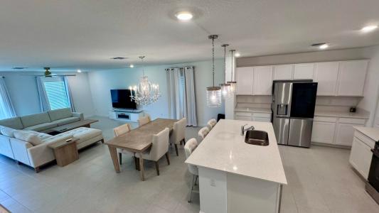 6731 NW Windwood Way, Port Saint Lucie, Florida 34987, USA