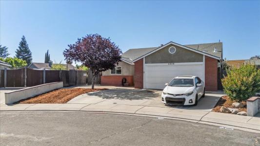5906 Man O War Court, Riverbank, California 95367, Stati Uniti