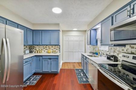 8345 Shannon Drive, Tobyhanna, Pennsylvania 18466, Estados Unidos