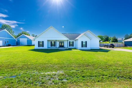 110 Skyview Cr., Muscle Shoals, Alabama 35661, USA