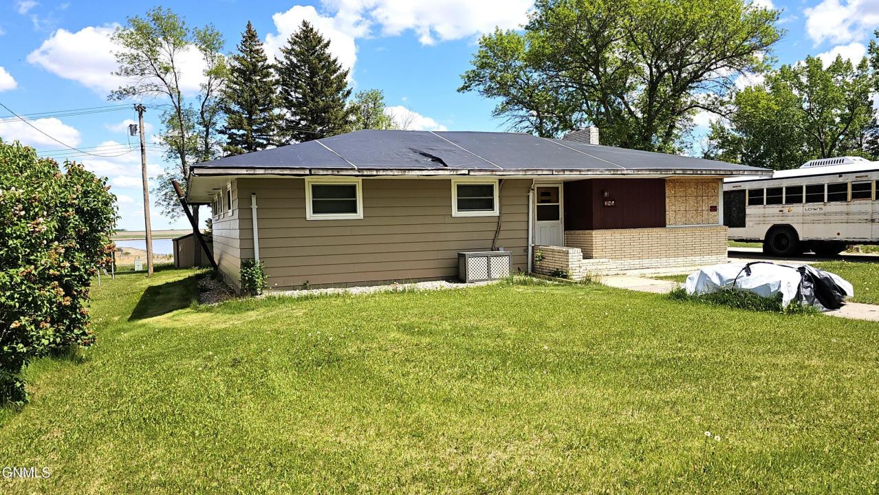 315 2nd Avenue, Ashley, North Dakota 58413