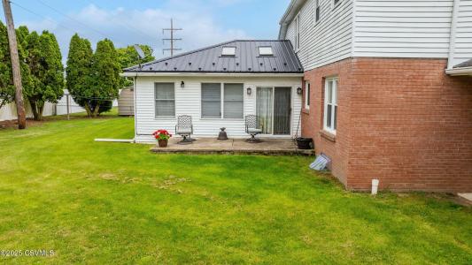1207 E 5th Street, Berwick, Pennsylvania 18603, USA