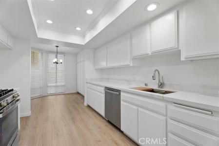 2220 E Chapman Av , 12, Fullerton, Калифорния 92831, Соединенные Штаты