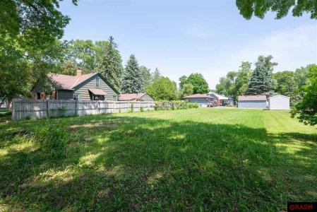 330 Mound Avenue, Mankato, Minnesota 56001, USA