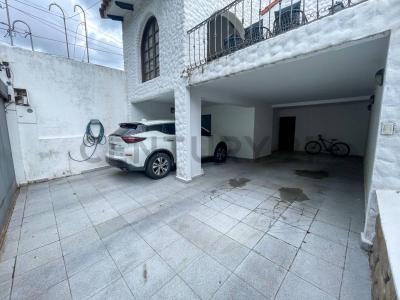Calle Arumá, Barrio Urbari , Oeste, Santa Cruz 0000, Bolívia