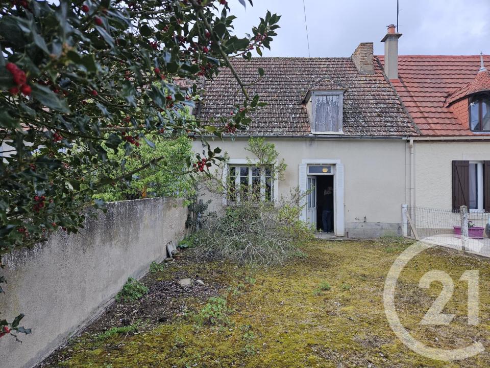 Mornay Sur Allier, Centre-Val De Loire 18600, France