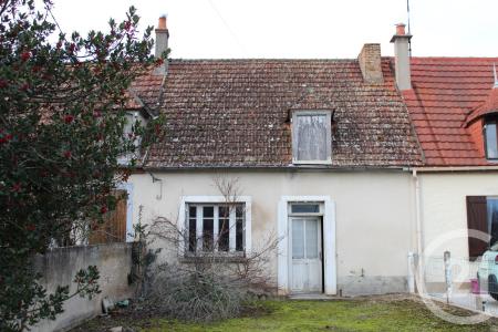 Mornay Sur Allier, Centre-Val De Loire 18600, France