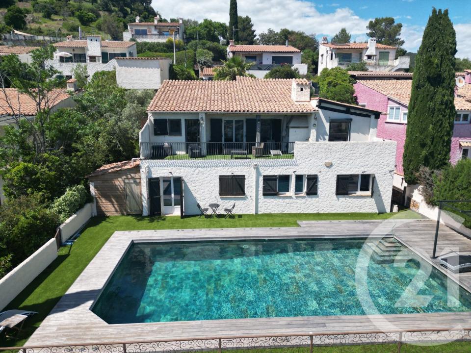 Roquebrune Sur Argens, Provence-Alpes-Côte D'Azur 83520, アキタン