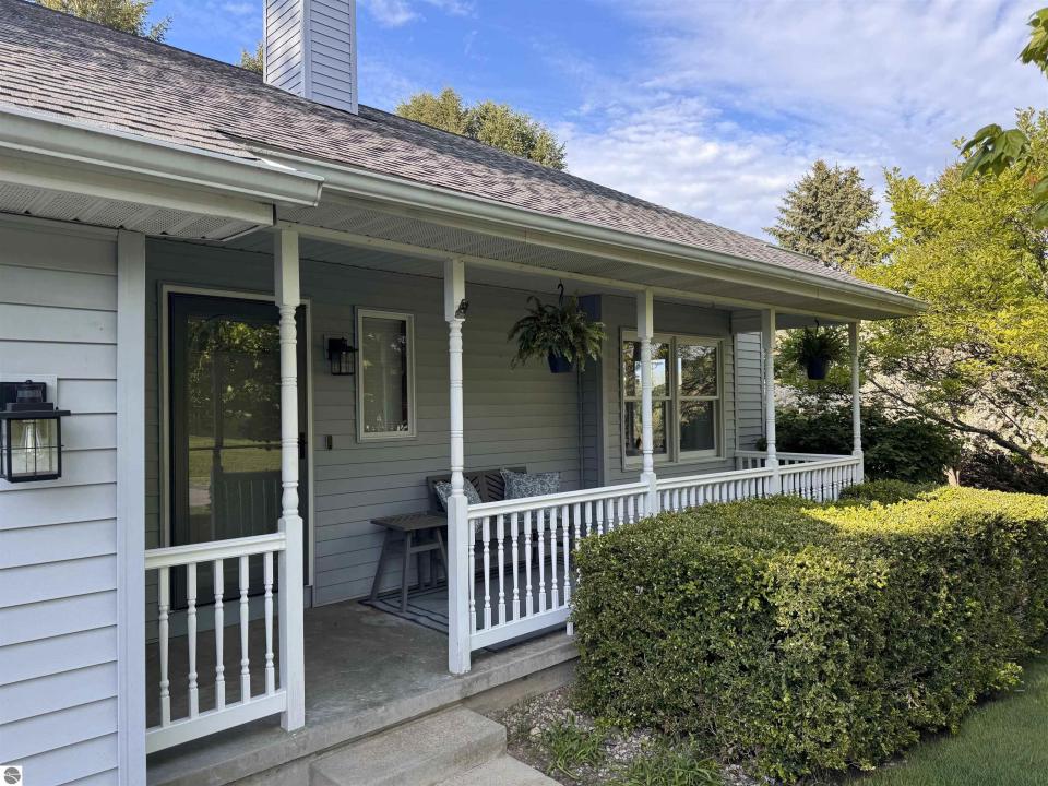 4925 Ridge Crest Drive, Williamsburg, ミシガン 49690, アメリカ合衆国