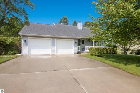 4925 Ridge Crest Drive, Williamsburg, ミシガン 49690, アメリカ合衆国
