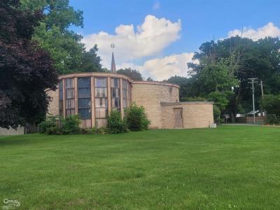 340 N Main, Clawson, Michigan 48017, USA