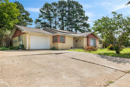 707 Norwood Lane, Hearne, Texas 77859