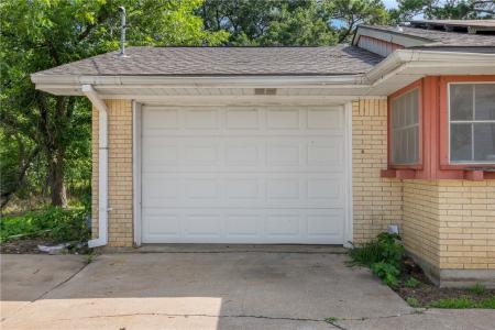 707 Norwood Lane, Hearne, Texas 77859