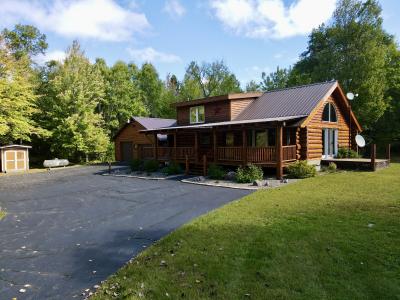 W7522 W Hillside Rd., Tomahawk, Wisconsin 54487, USA