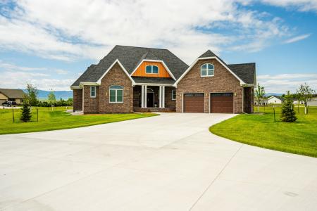 70 SaddleCrest Drive, Sheridan, Wyoming 82801, USA