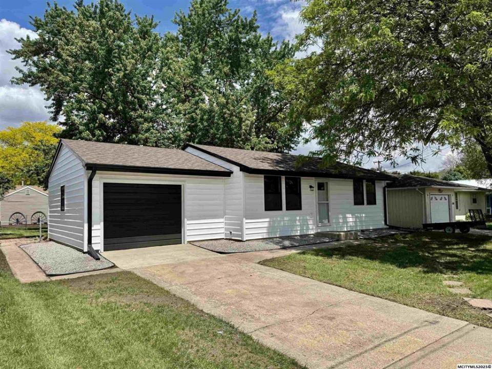 424 23rd SW, Mason City, Iowa 50401, USA