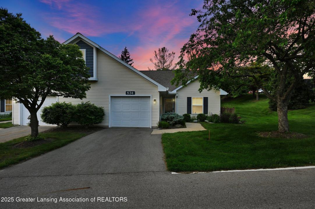 834 Lenna Keith Circle, East Lansing, Michigan 48823, États-Unis