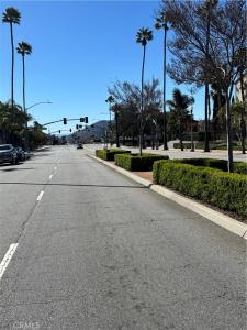 8641 Sierra Avenue, Fontana, Калифорния 92335, Соединенные Штаты