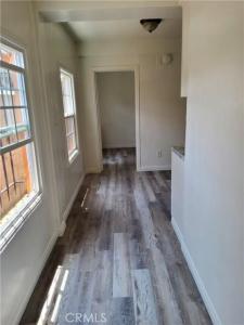 1238 E 69th Street, Los Angeles, California 90001, Estados Unidos