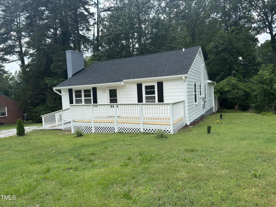 902 Roanoke Avenue, Henderson, North Carolina 27536
