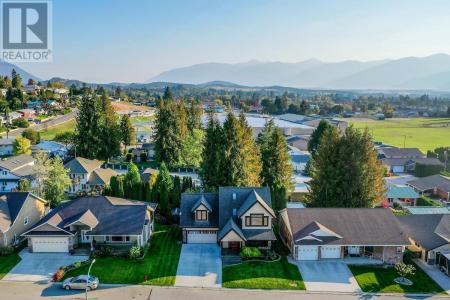 1915 ALDER STREET, Creston, 不列颠哥伦比亚省 V0B 1G5, 加拿大