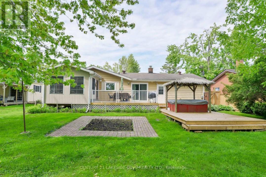 9 PINETREE COURT, Ramara (brechin), Ontario L0K 1B0, Canada
